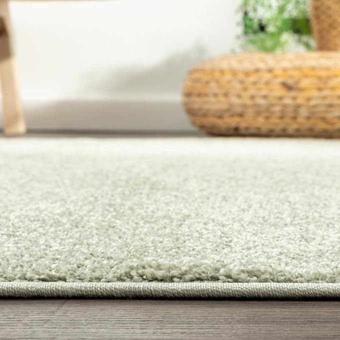 JONATHAN Y Haze Solid Low-Pile Green 5' Round Indoor Area Rug, Coastal,Bohemian,Minimalist,Classic, Easy-Cleaning for Living Room,Bedroom,Kitchen,Pet Friendly,Non-Shedding (SEU100O-5R)