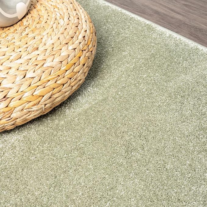 JONATHAN Y Haze Solid Low-Pile Green 5' Round Indoor Area Rug, Coastal,Bohemian,Minimalist,Classic, Easy-Cleaning for Living Room,Bedroom,Kitchen,Pet Friendly,Non-Shedding (SEU100O-5R)