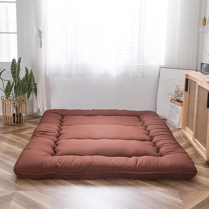 MAXYOYO Japanese Floor Mattress Futon Mattress, Thicken Tatami Mat Sleeping Pad Foldable Roll Up Mattress Boys Girls Dormitory Mattress Pad Floor Lounger Bed, Coffee, Queen