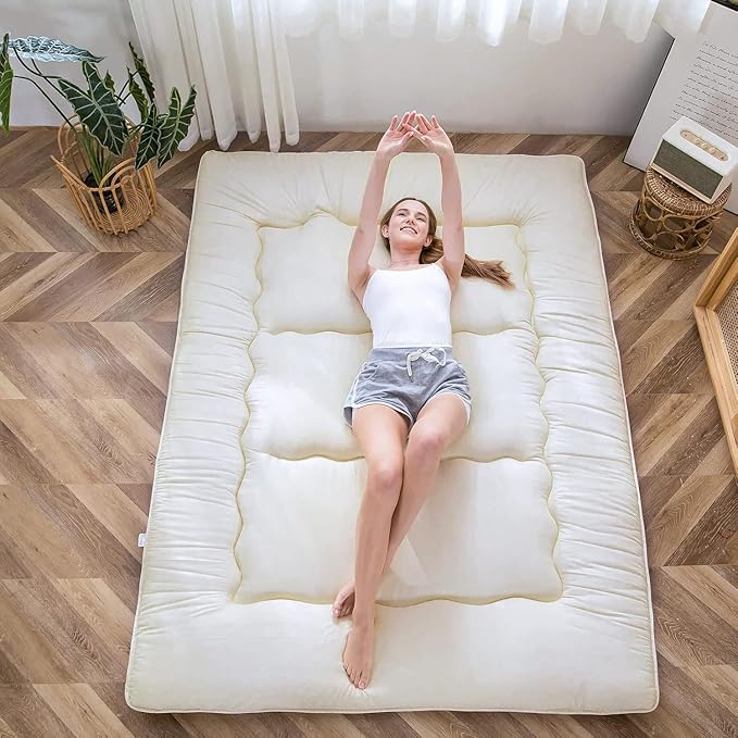 MAXYOYO Japanese Floor Futon Queen Size, Thicken Tatami Mat Sleeping Pad Foldable Roll Up Mattress Trifold Pad Guest Bed, Off White
