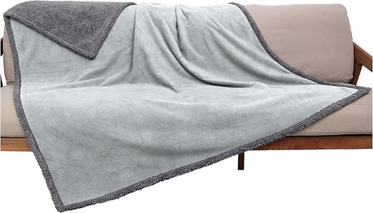 Kritter Planet Waterproof Pet Blanket for Bed, Reversible Sherpa Fleece Protector Couch Cover for Pets, Liquid Proof Furniture Protector for Medium Large Dogs