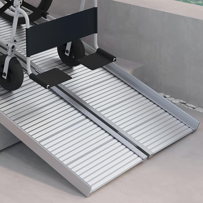HOMCOM Wheelchair Ramp 5FT, FSA HSA Eligible Foldable Aluminum Threshold Ramp with Non-Slip Surface and Handle, 600lbs Weight Capacity, Suitcase Handicap Ramp for Home, Doorways, Curbs, Steps