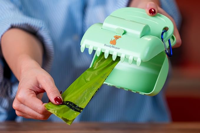 Doodyskupar Portable Pooper Scooper with Bag Holder, 7 oz Lightweight Clawed Scoop, One‑Handed Operation & Leash Clip, Fits Small–Large Dogs, Waste Bags Included