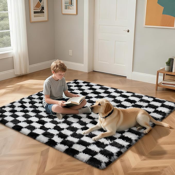 Checkered Rug for Bedroom, 3x7 Black and White Area Rugs, Classic Checkered Carpets Shaggy Area Rug, Bedside Rugs for Living Room Bedroom Kids Room Home Decor