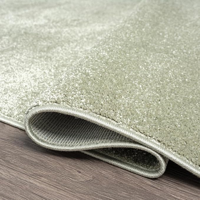 JONATHAN Y Haze Solid Low-Pile Green 5' Round Indoor Area Rug, Coastal,Bohemian,Minimalist,Classic, Easy-Cleaning for Living Room,Bedroom,Kitchen,Pet Friendly,Non-Shedding (SEU100O-5R)