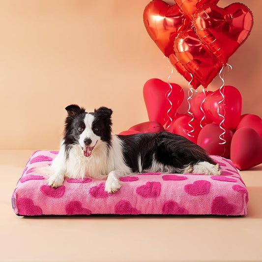 LE SURE Large Dog Beds-Thick Shredded Chopped Foam Pet Bed Indoor Valentine's Day Gift for Pets,Washable Cute Modern Fuzzy Plush & Anti Slip Bottom,Lover Hearts