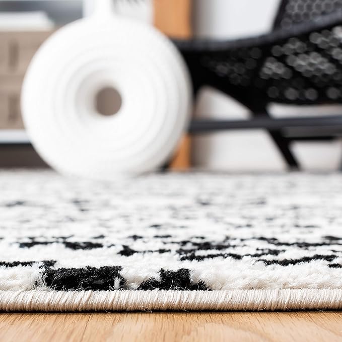 SAFAVIEH Tulum Collection Runner Rug - 2' x 9', Ivory & Black, Moroccan Boho Tribal Design, Non-Shedding & Easy to Clean, Ideal for Living Room, Hallway, Foyer, Entryway, Bedroom (TUL272B)