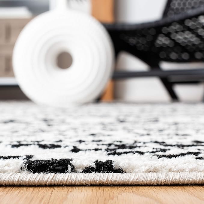 SAFAVIEH Tulum Collection Runner Rug - 2' x 7', Ivory & Black, Moroccan Boho Tribal Design, Non-Shedding & Easy to Clean, Ideal for Living Room, Hallway, Foyer, Entryway, Bedroom (TUL272B)