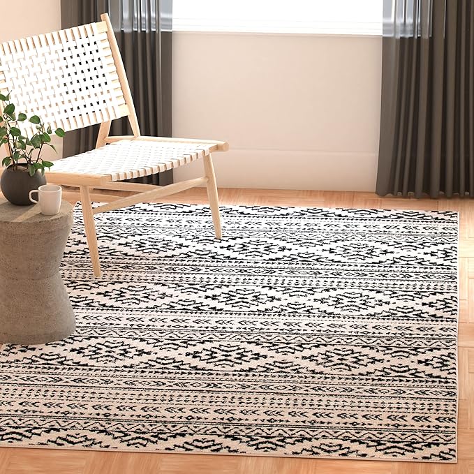 SAFAVIEH Area Rug 6x9 - Tulum Collection - Ivory & Black, Moroccan Boho Tribal Design, Non-Shedding & Easy to Clean, Ideal for Living Room, Bedroom, Dining Space (TUL272B)