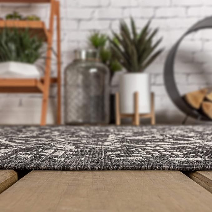 JONATHAN Y Boho Medallion Indoor Outdoor Round Area Rug 3 Ft Black/Gray, Malta Textured Weave for Backyard, Patio, Porch, Easy-Cleaning, High Traffic, Pet-Friendly, Non-Shedding (SMB104C-3R)