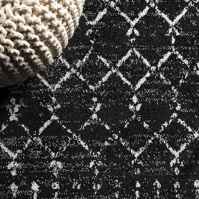 JONATHAN Y Boho Vintage Diamond Black/Ivory Round Area Rug 9 ft, Moroccan Hype for Living Room, Bedroom, Kitchen, Office, Easy-Cleaning, High Traffic, Pet-Friendly, Non-Shedding (MOH101D-9R)