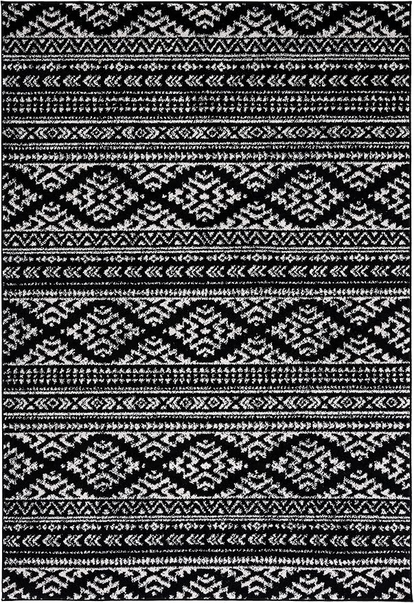 SAFAVIEH Tulum Collection Accent Rug - 2' x 3', Black & Ivory, Moroccan Boho Tribal Design, Non-Shedding & Easy to Clean, Ideal for Front Door, Kitchen, Entryway, Foyer (TUL272Z)