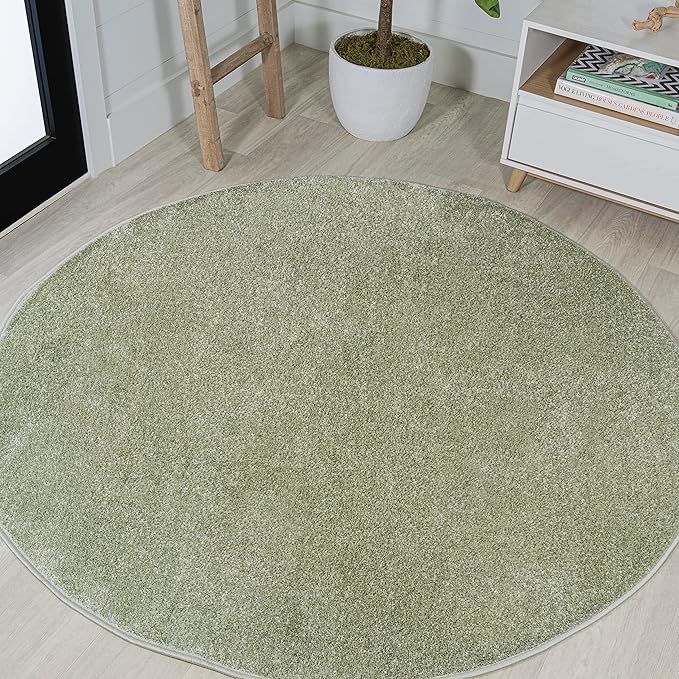 JONATHAN Y Haze Solid Low-Pile Green 5' Round Indoor Area Rug, Coastal,Bohemian,Minimalist,Classic, Easy-Cleaning for Living Room,Bedroom,Kitchen,Pet Friendly,Non-Shedding (SEU100O-5R)