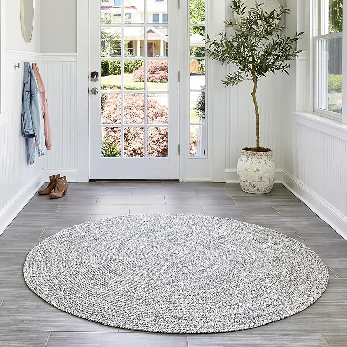 nuLOOM 4' Round Solid Hand Braided Indoor/Outdoor Area Rug, Pet-Friendly, High Traffic, Weather Resistant, for Patio, Balcony, Bedroom, Living, Dining Room, Wynn Salt and Pepper